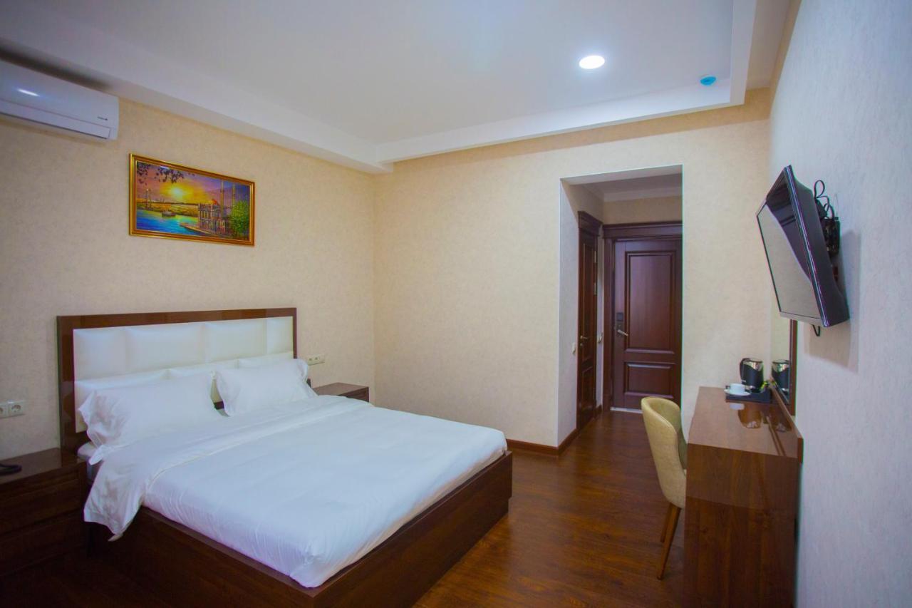 Hotel Ayni Душанбе Екстер'єр фото