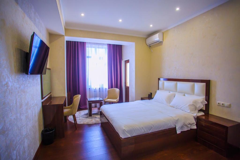 Hotel Ayni Душанбе Екстер'єр фото
