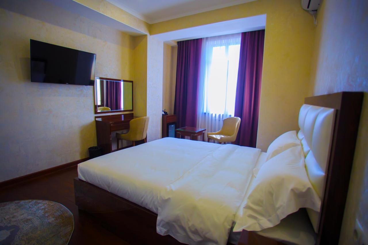 Hotel Ayni Душанбе Екстер'єр фото