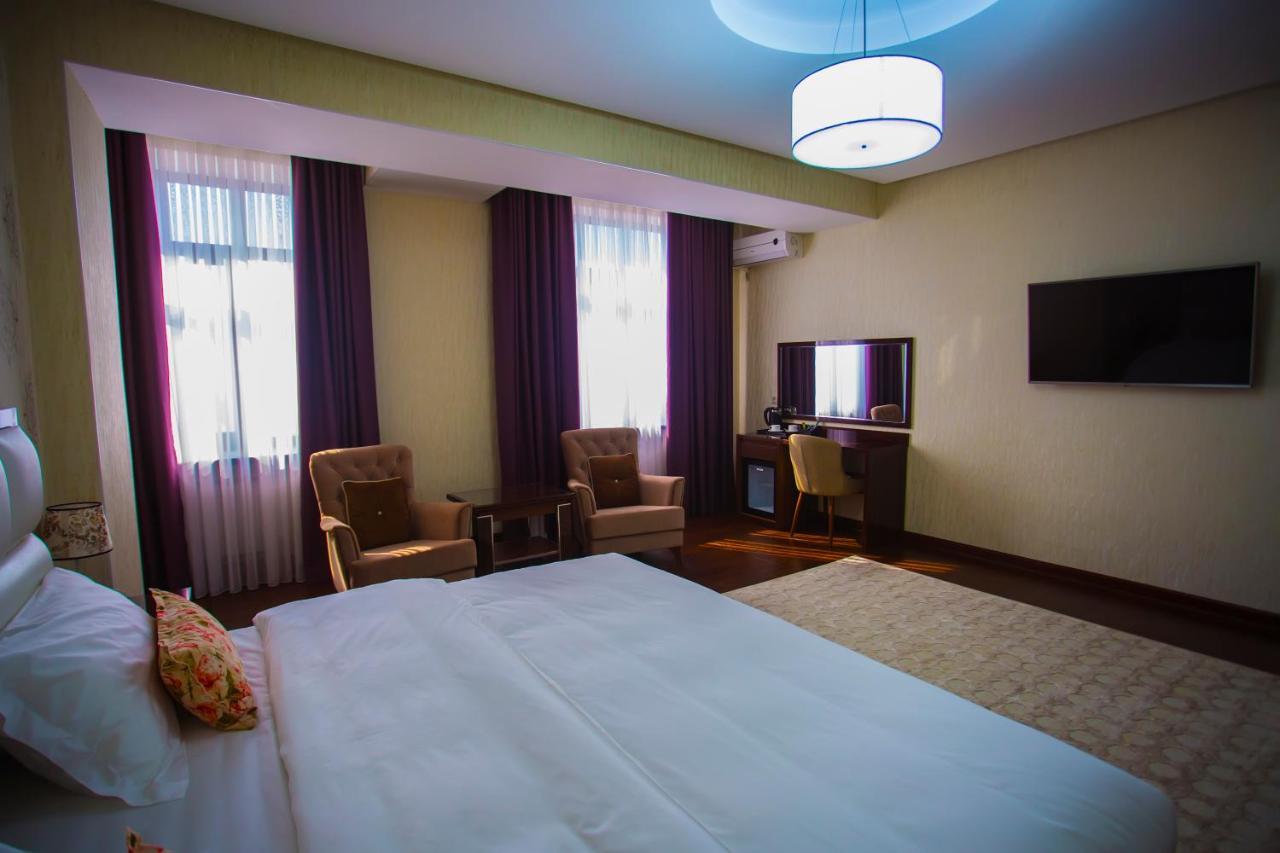 Hotel Ayni Душанбе Екстер'єр фото