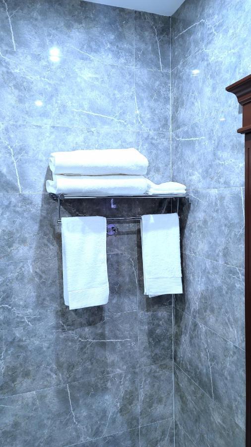 Hotel Ayni Душанбе Екстер'єр фото