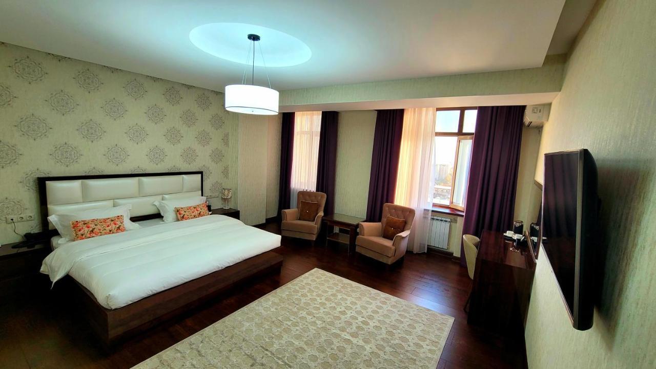 Hotel Ayni Душанбе Екстер'єр фото