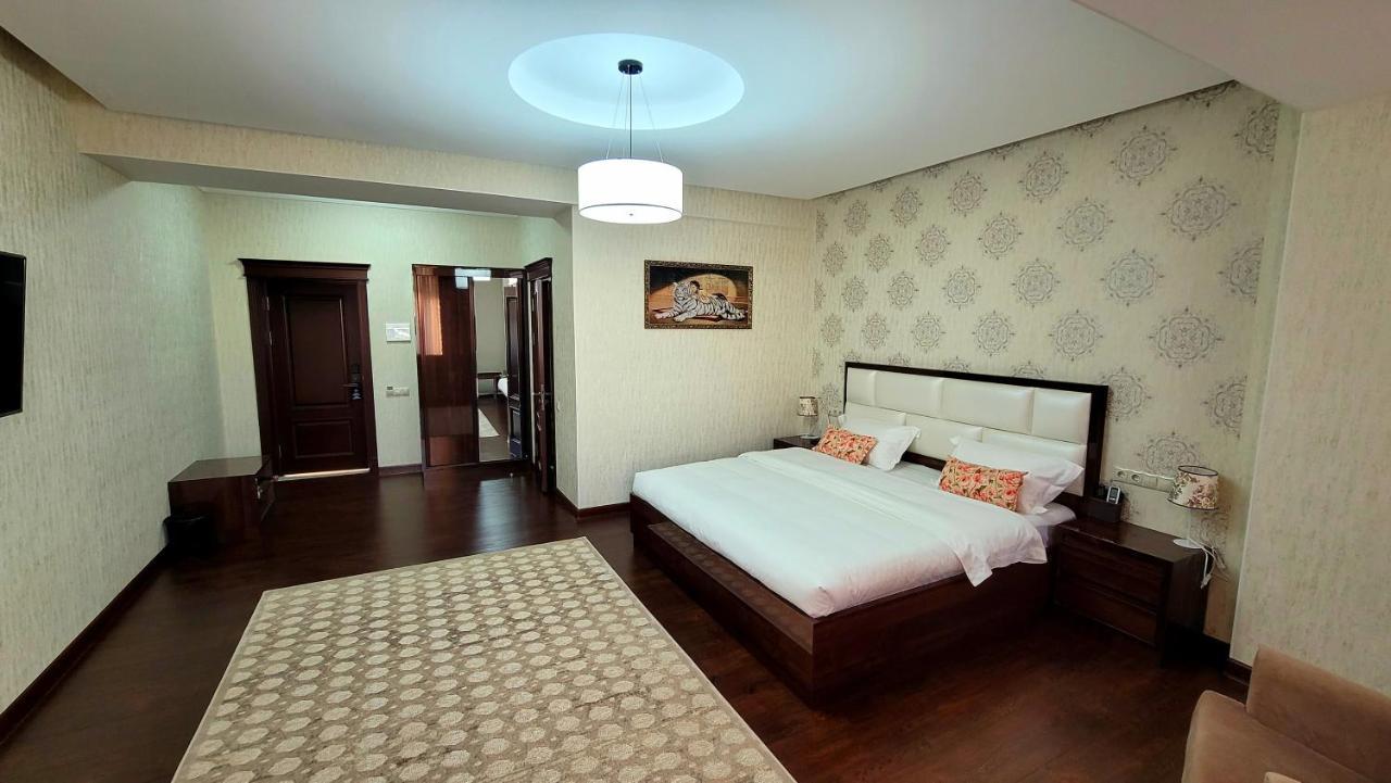 Hotel Ayni Душанбе Екстер'єр фото