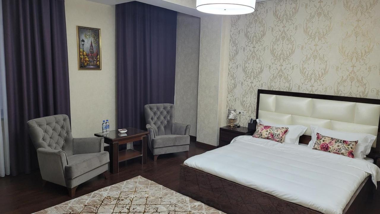 Hotel Ayni Душанбе Екстер'єр фото