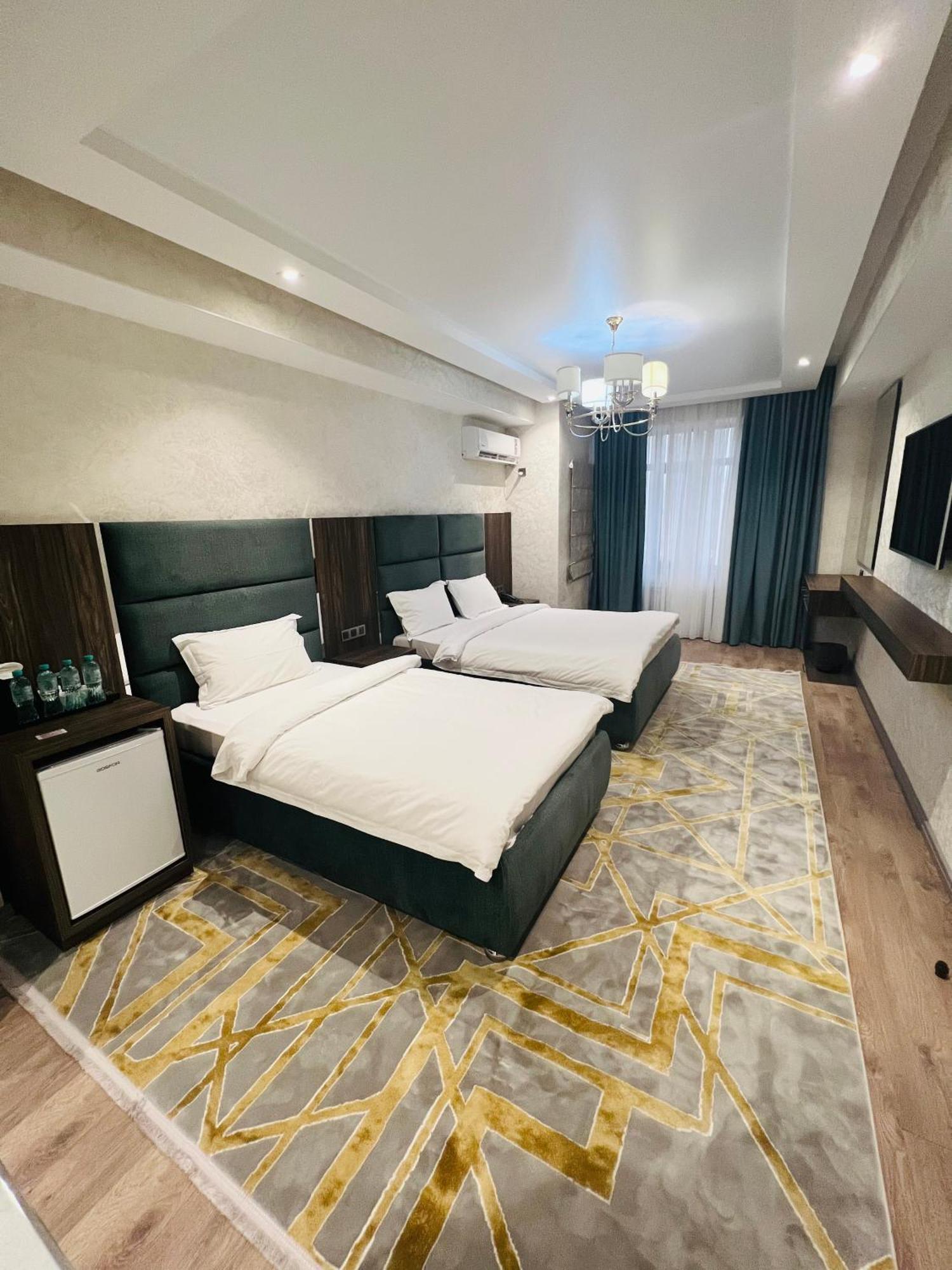 Hotel Ayni Душанбе Екстер'єр фото